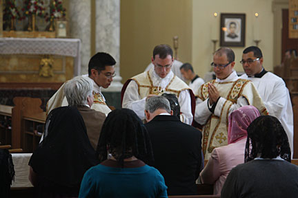 Fr. Kenneth Walker FSSP First Mass, Administering Communion