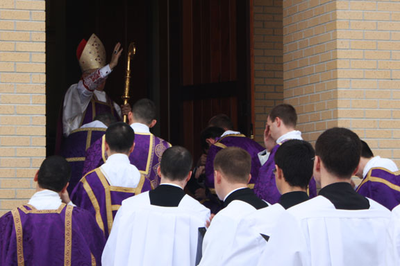 Bishop Bruskewitz Gives His Final Blessing